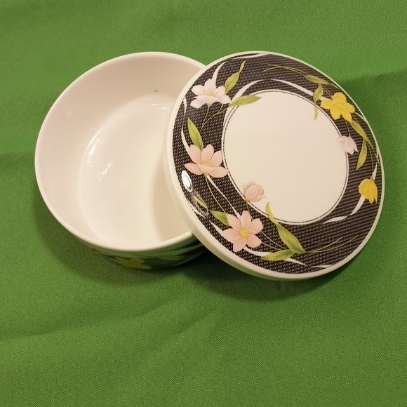 Vintage Ceramic Trinket Box- - Picture 2 of 9